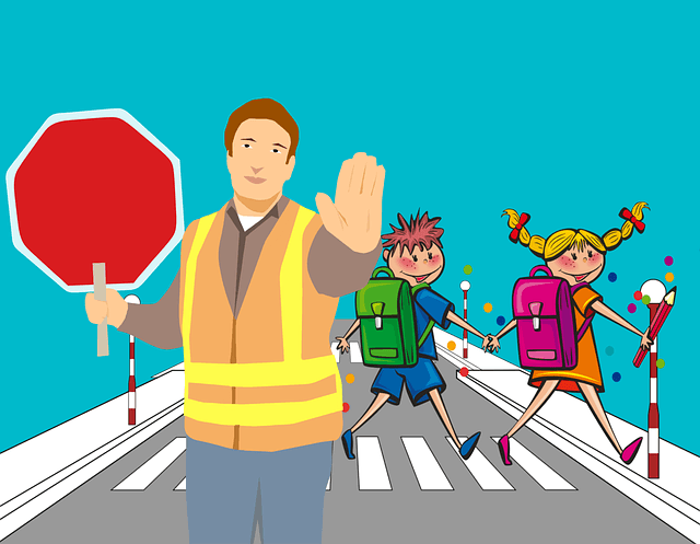 Pán s vestou chránící děti při přechodu přes silnici